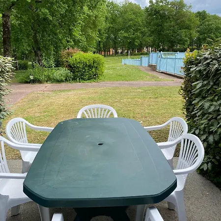 Maison 6 Personnes De 40m2, 2 Chambres, 1 Salon * Monflanquin
