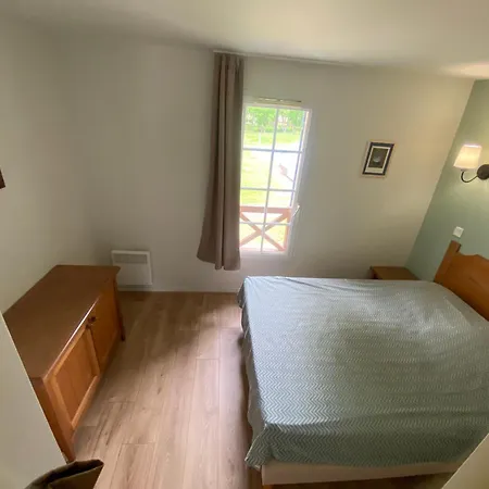 Maison 6 Personnes De 40m2, 2 Chambres, 1 Salon * Monflanquin